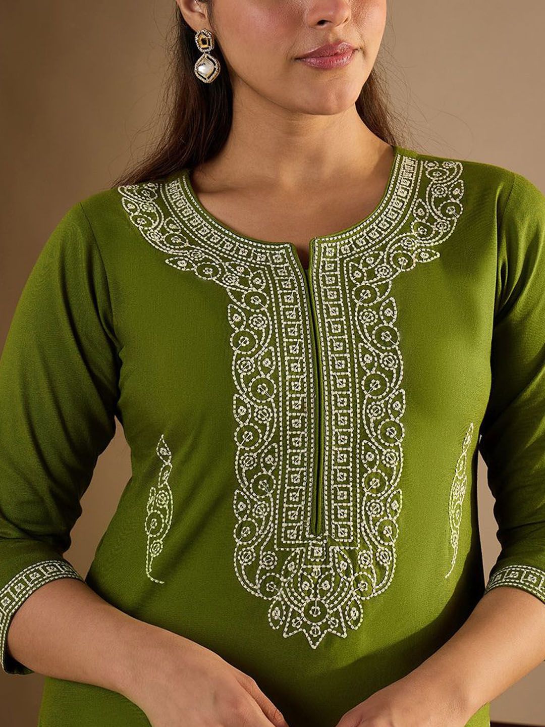 Dhiyona IE Women Embroidered Round Neck Straight Co-Ords Set
