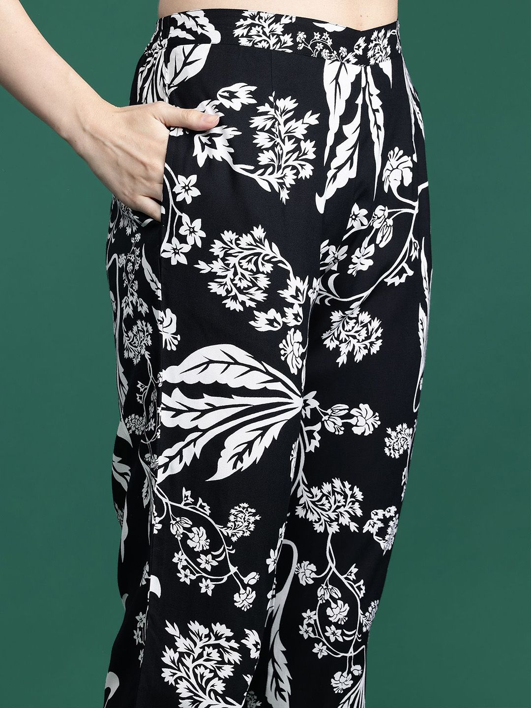 Dhiyona IE Floral Printed Three-Quarter Sleeves Tunic With Trouser