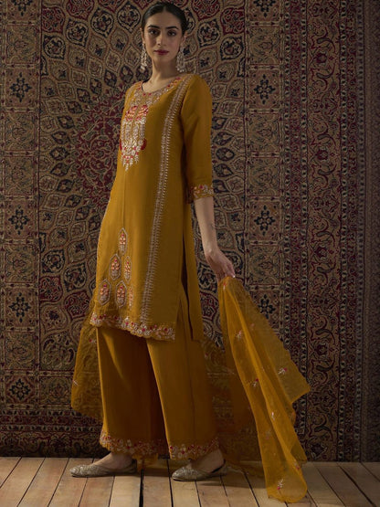 Ethnic Motifs Embroidered Round Neck Thread Work Kurta With Palazzos & Dupatta