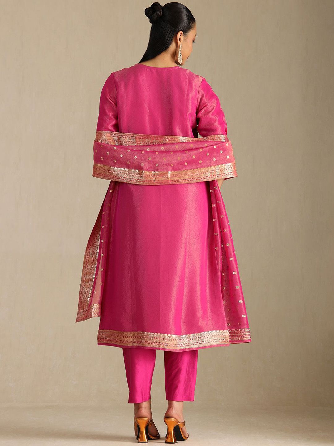 Dhiyona SO Women's Women Floral Regular Zardozi Kurta with Trousers & Dupatta