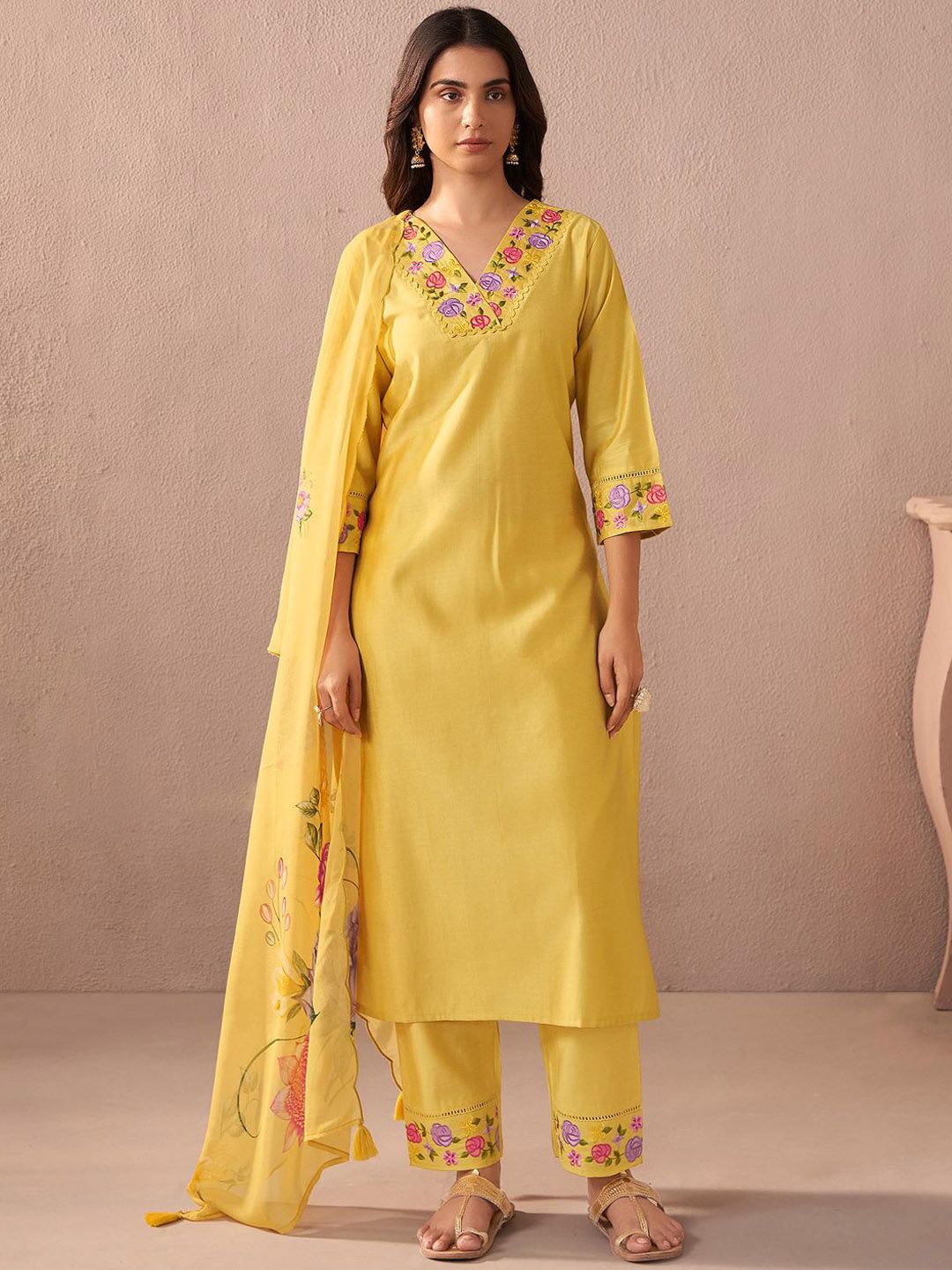 Dhiyona IE Women Floral Embroidered Work Liva Kurta with Trousers & With Dupatta