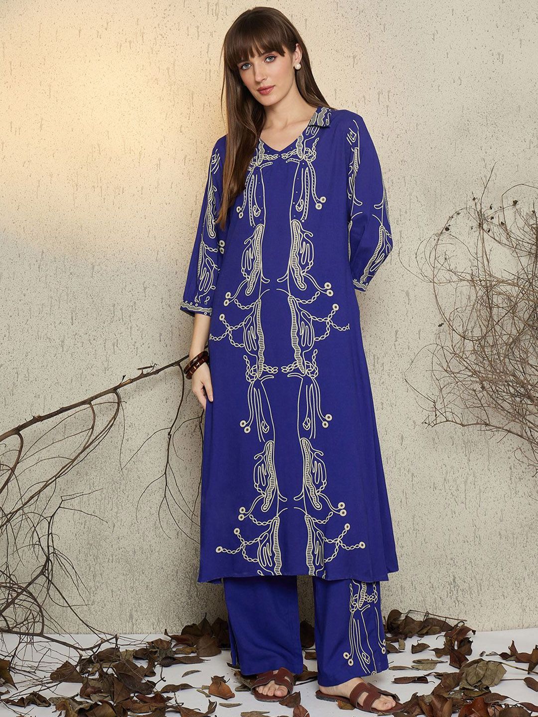 Women Printed Regular Beads and Stones Kurta with Trousers