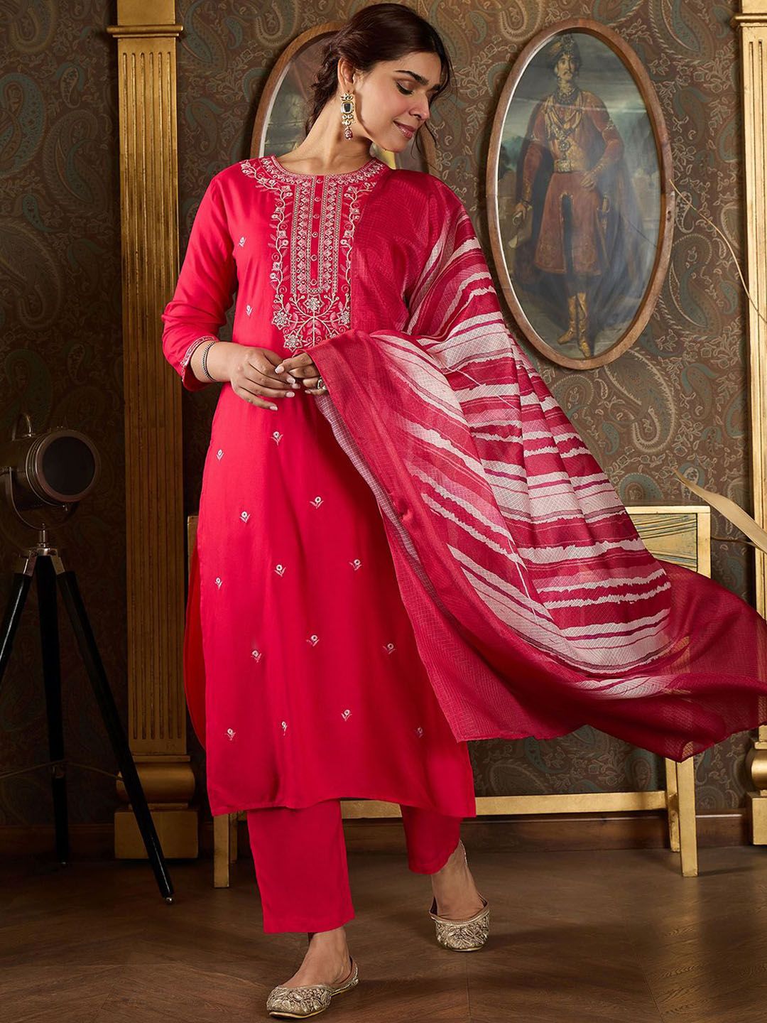Floral Embroidered Thread Work Straight Kurta With Trousers And Dupatta