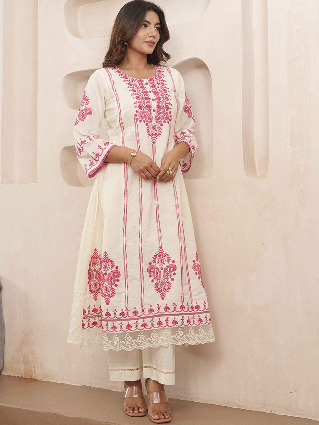 Dhiyona PD Women Floral Embroidered Pure Cotton Kurta & Trousers With Dupatta
