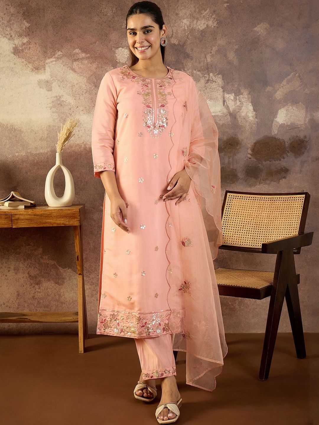Dhiyona IE Women Floral Embroidered Kurta with Trousers & Dupatta