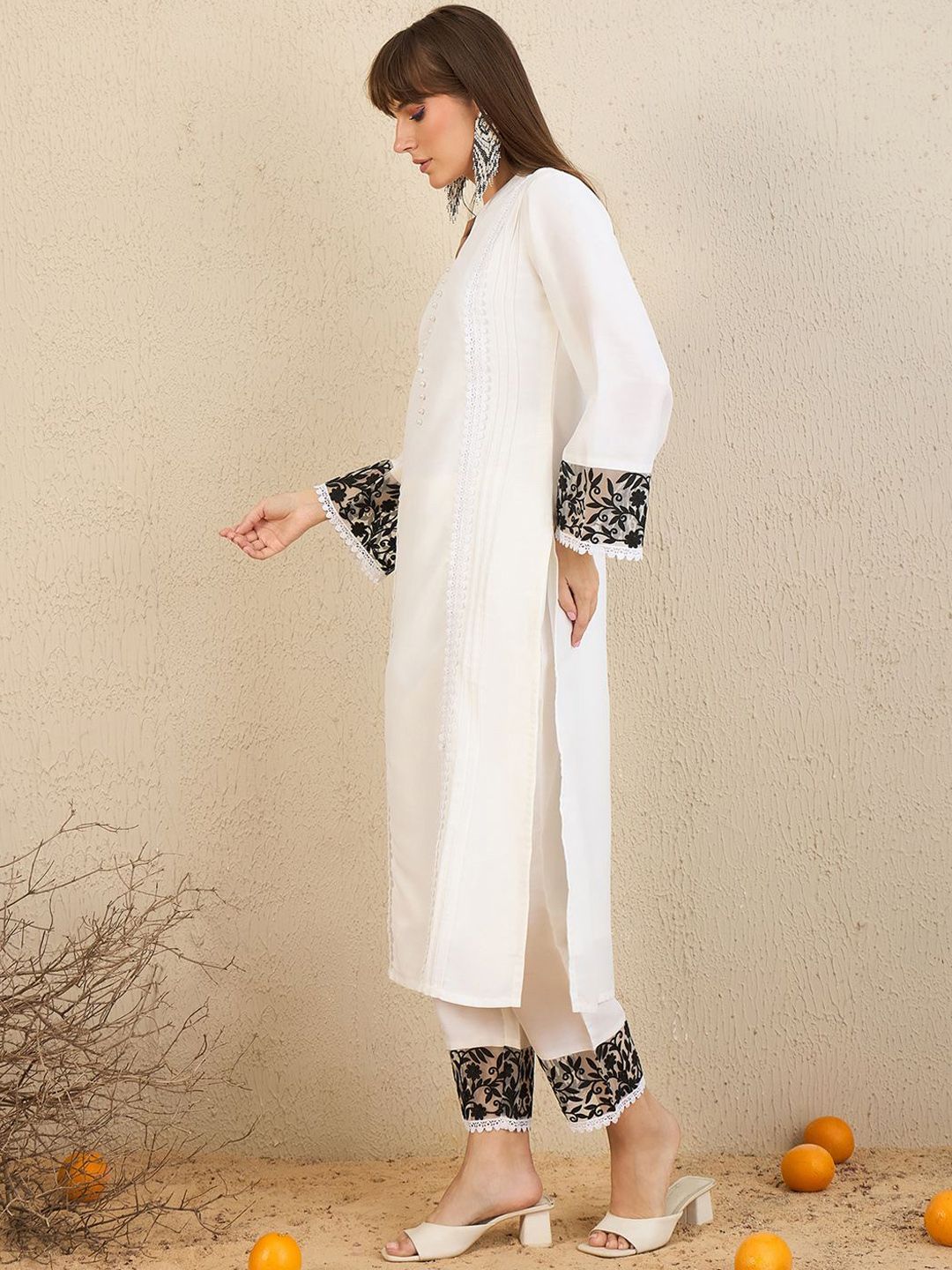 Floral Embroidered Panelled Beads and Stones Straight Kurta with Trousers