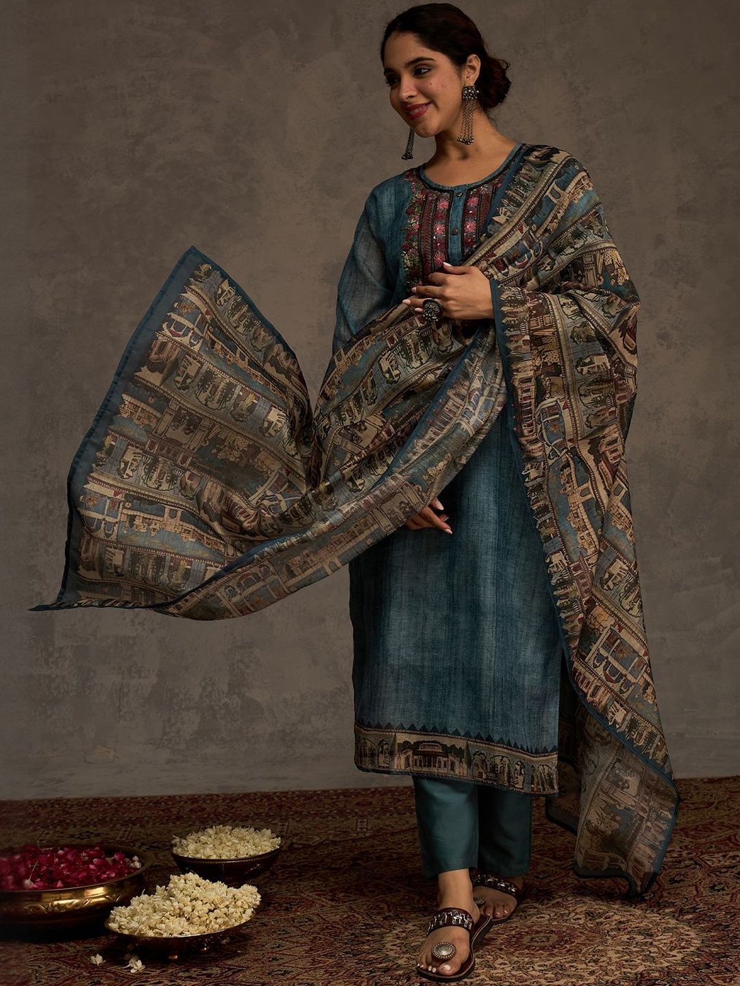 Women Ethnic Motifs Embroidered Thread Work Kurta with Trousers & Dupatta