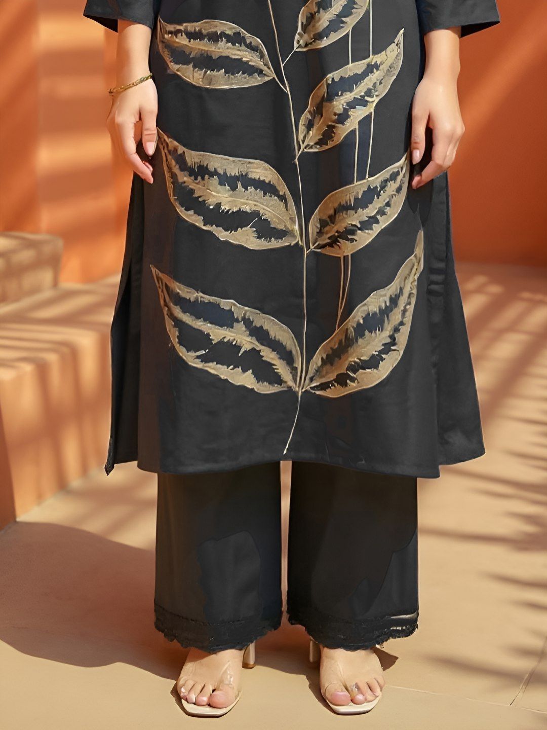 Women Floral Embroidered Regular Thread Work Pure Cotton Kurta with Trousers