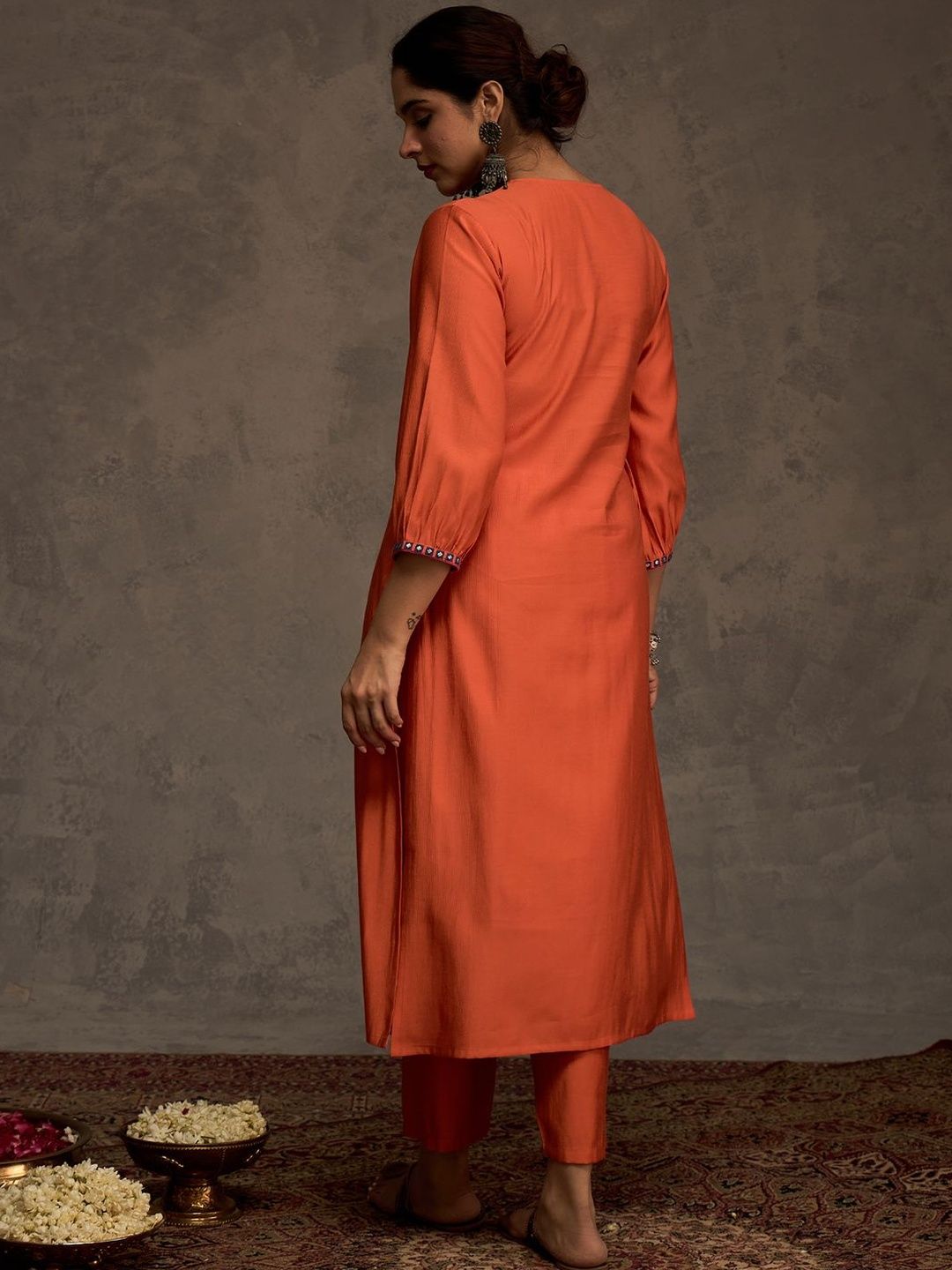 Women Ethnic Motifs Embroidered Regular Thread Work Kurta with Trouser