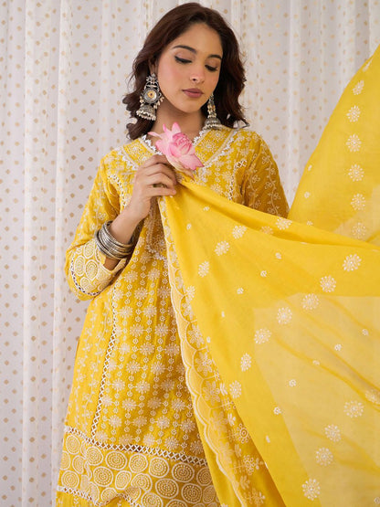 Floral Embroidered Thread Work Pure Cotton Kurta With Trousers & Dupatta