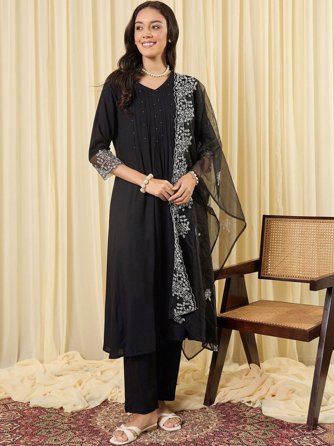 Women Ethnic Motifs Embroidered Pleated Thread Work Kurta with Trousers & With Dupatta