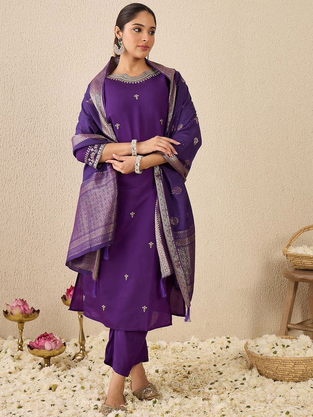 Women Ethnic Motifs Printed Kurta with Trousers & Dupatta