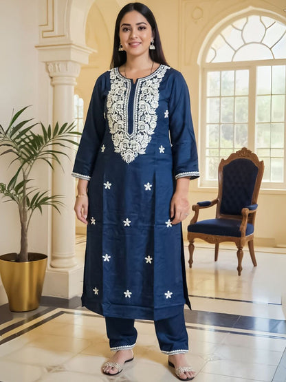 Floral Embroidered Thread Work Straight Kurta With Trousers