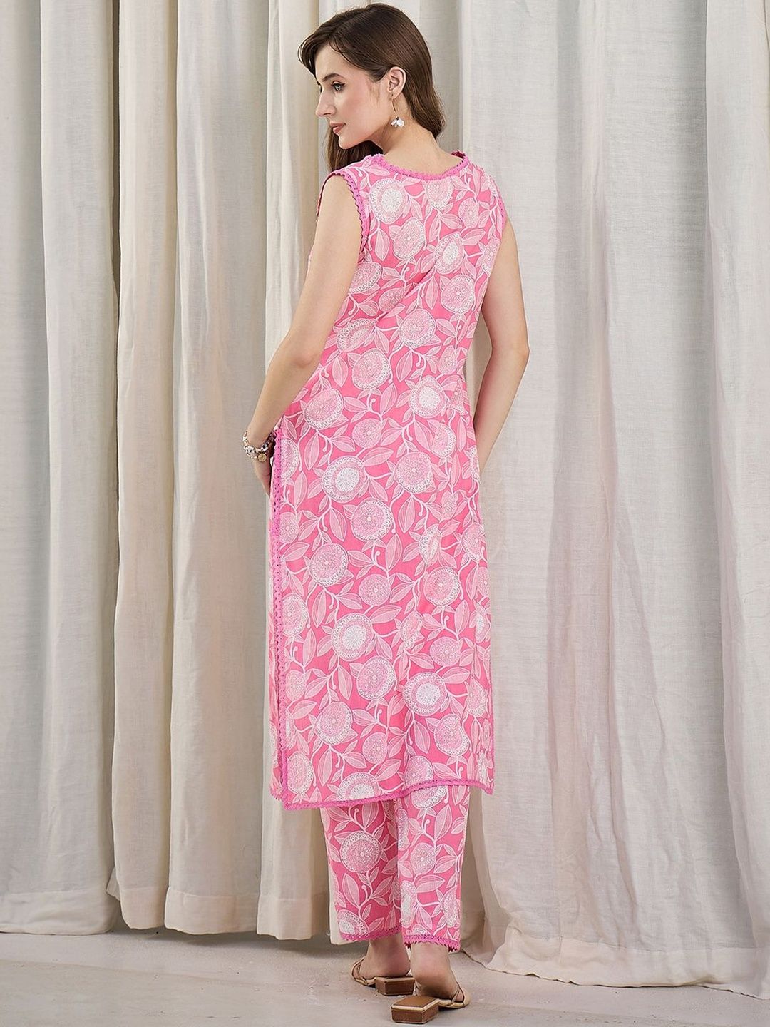 Women Floral Printed Regular Pure Cotton Kurta with Trousers