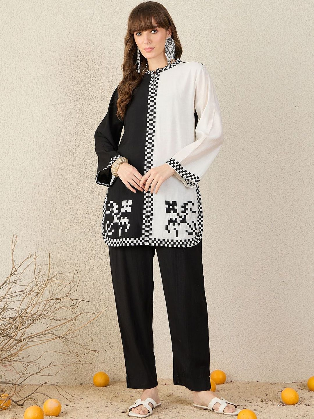 Dhiyona IE Women Checked Embroidered Kurta with Trousers