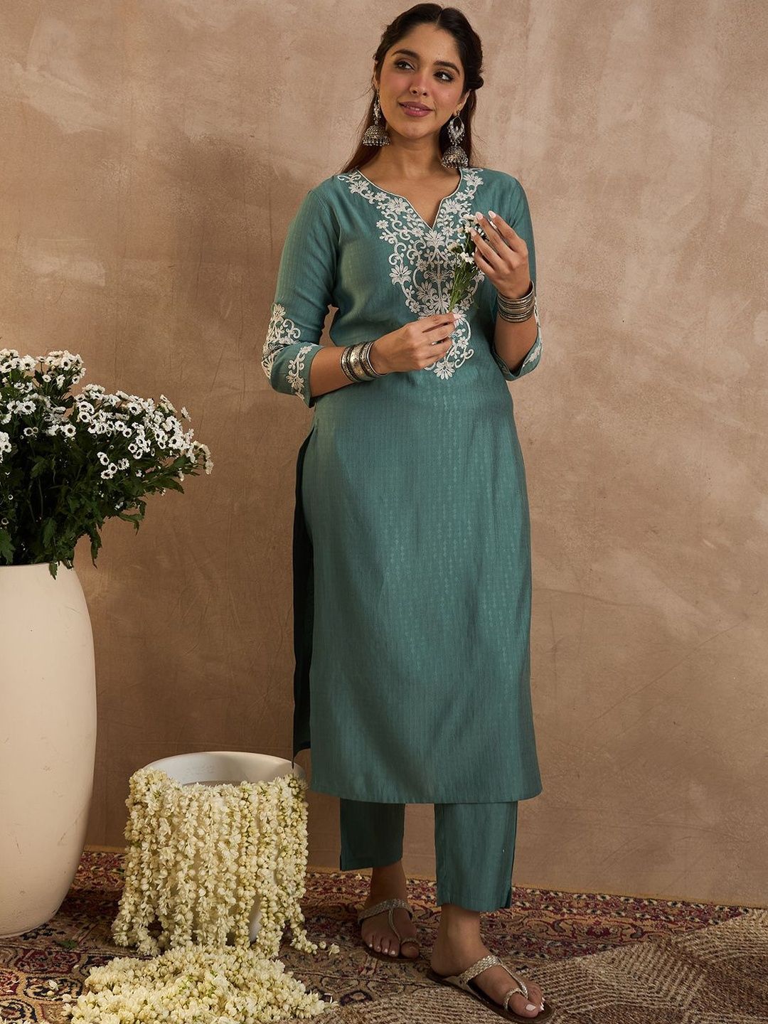 Floral Embroidered Straight Thread Work Kurta With Trouser