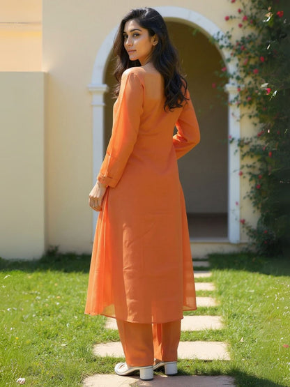 Women Ethnic Motifs Embroidered Kurta with Trousers