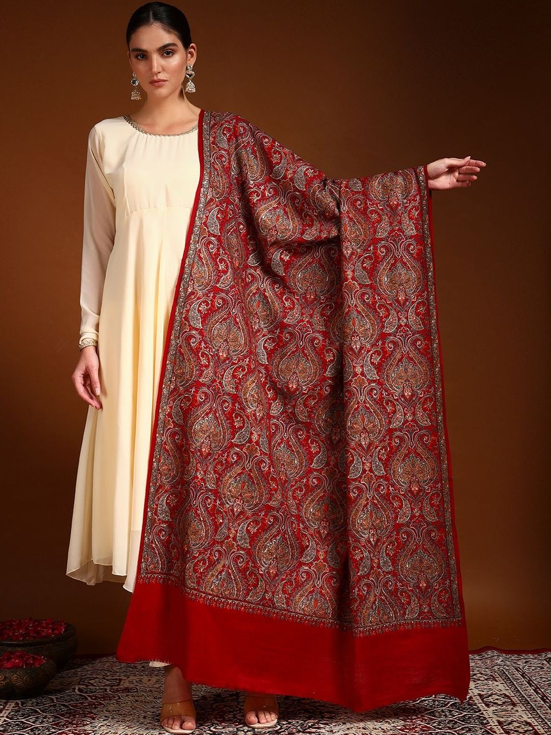 Dhiyona PA Women Paisley Embroidered Shawl