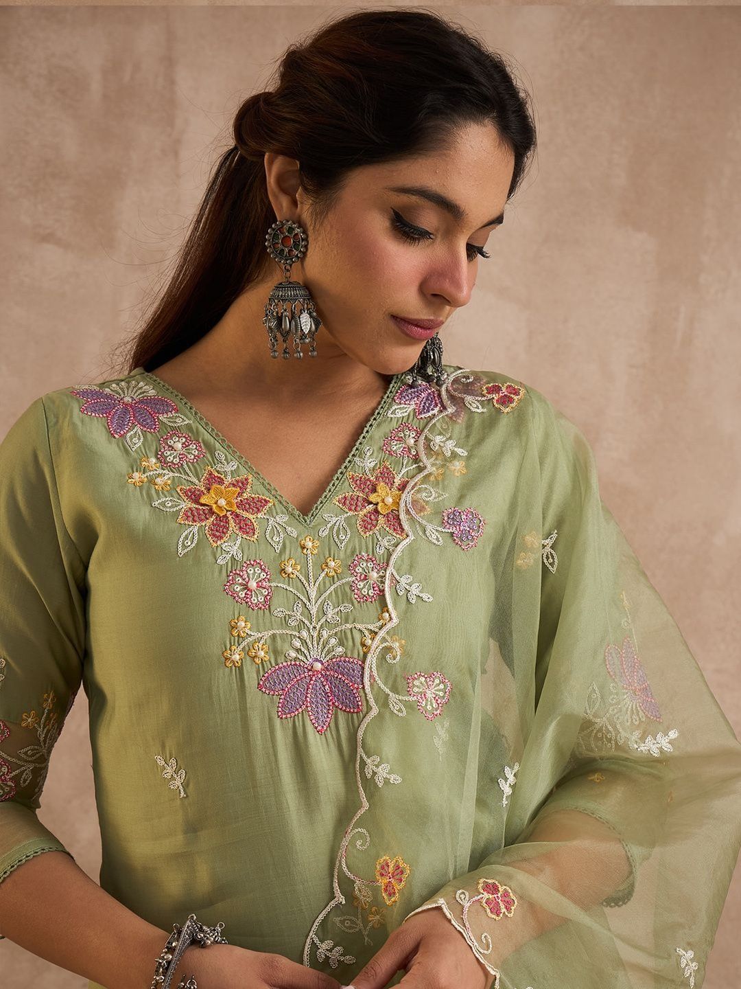Floral Embroidered Straight Thread Work Kurta With Trousers & Dupatta