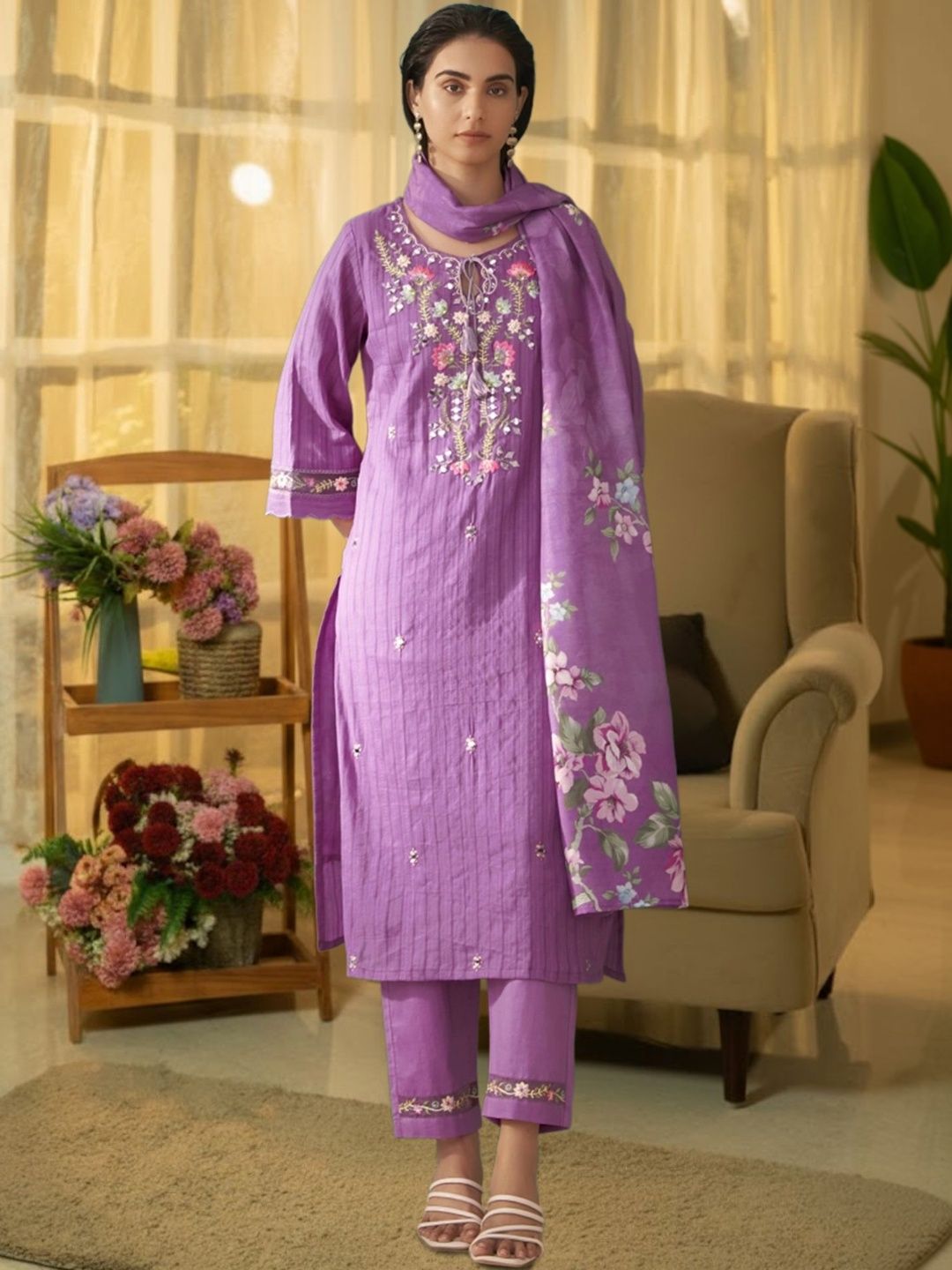 Dhiyona IE Women Floral Embroidered Regular Thread Work Pure Cotton Kurta with Trousers & With Dupatta