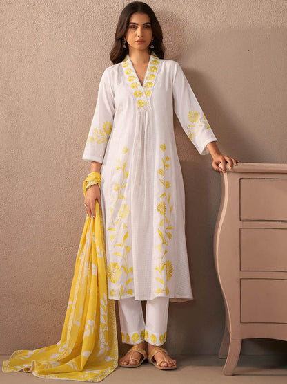 Dhiyona IE Women Floral Embroidered Regular Thread Work Pure Cotton Kurta with Trousers & With Dupatta
