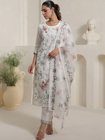 Women Floral Printed Regular Kurta with Trousers & With Dupatta