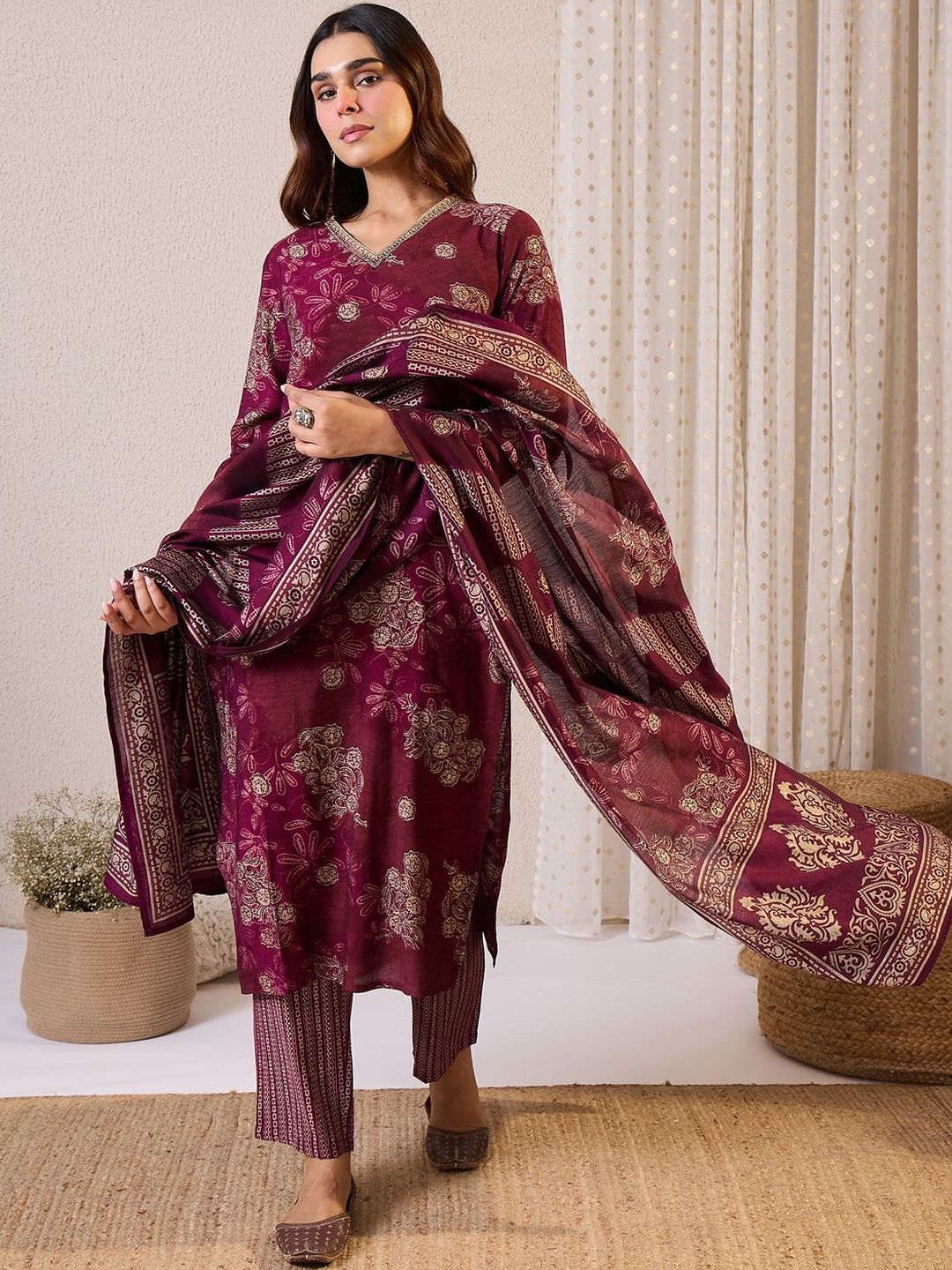 Women Floral Printed Regular Chanderi Silk Kurta with Trousers & With Dupatta