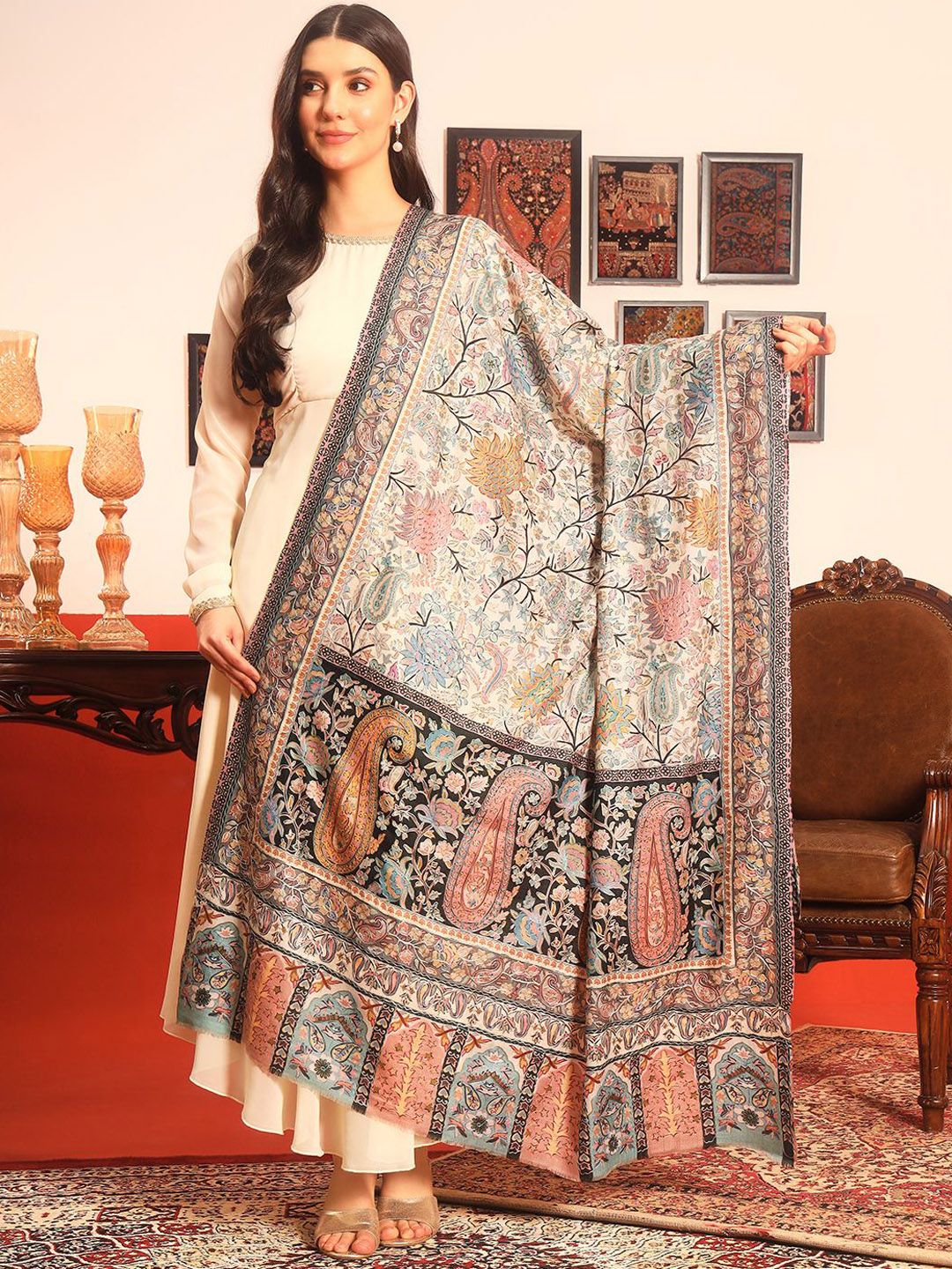 Dhiyona PA Guldasta Fine Wool Kalamkari Paisley Embroidered Shawl