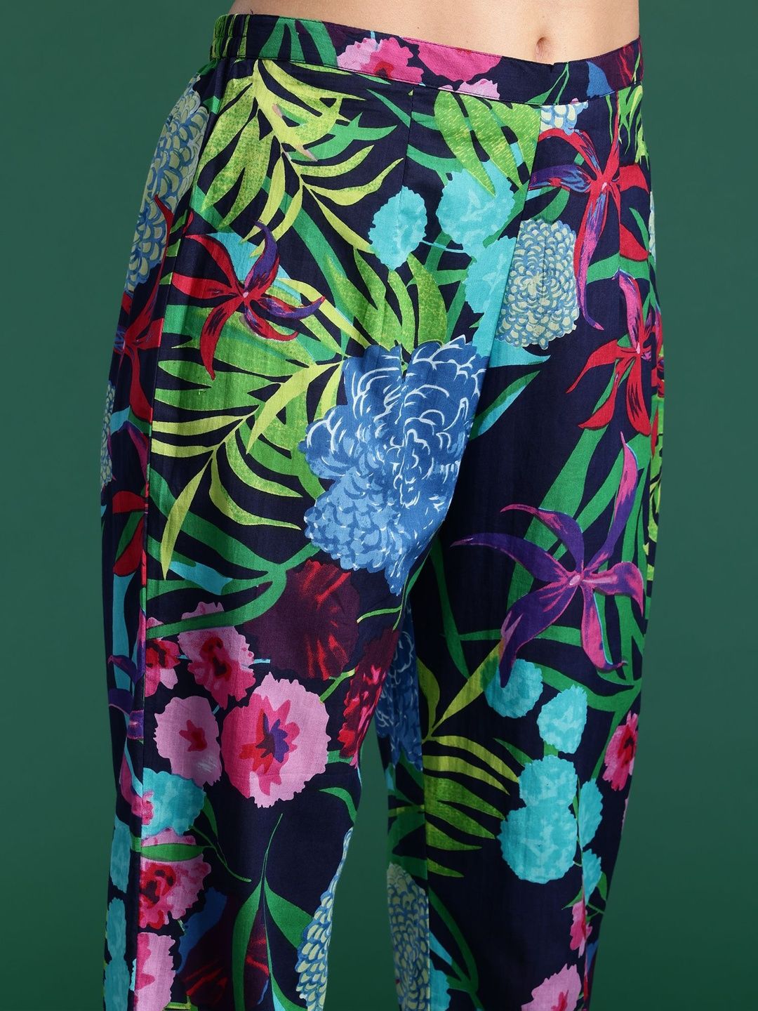 Women Floral Printed Regular Pure Cotton Kurta with Trousers