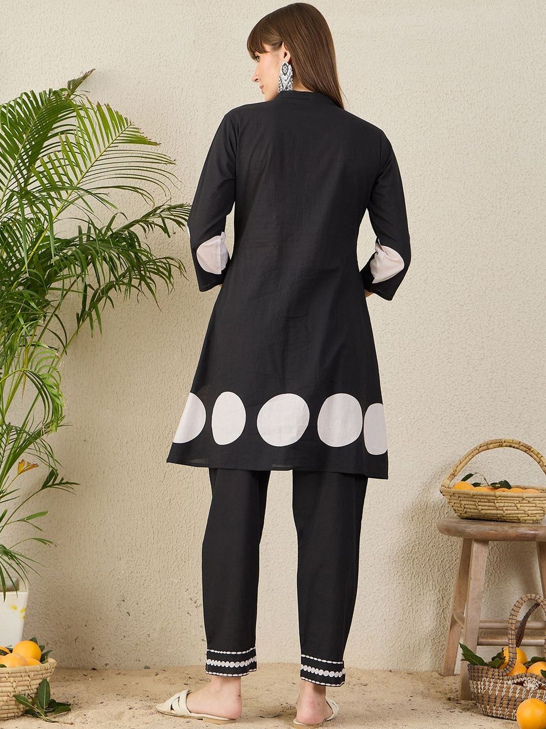 Women Geometric Printed Cotton A-Line Kurta with Trousers