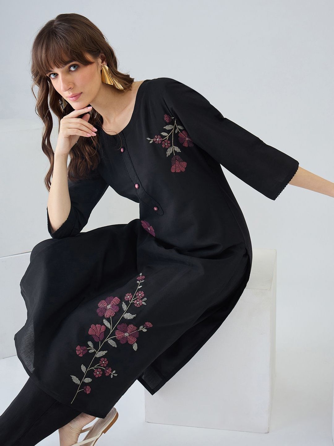 Women Floral Embroidered Regular Thread Work Kurta with Trousers