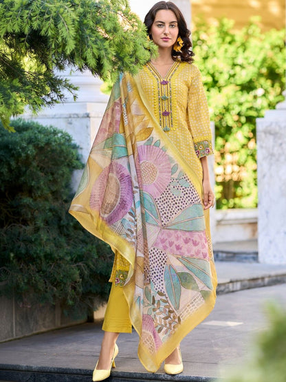 Women Ethnic Motifs Printed Regular Thread Work Linen Kurta with Trousers & With Dupatta