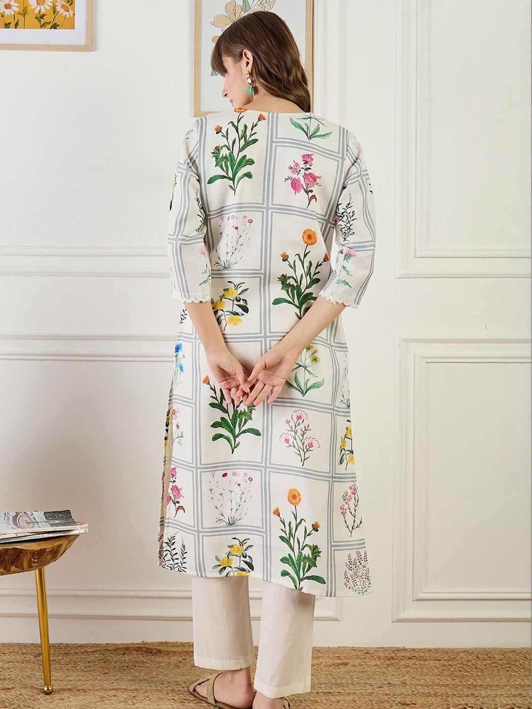 Women Floral Printed Regular Linen Kurta with Trousers