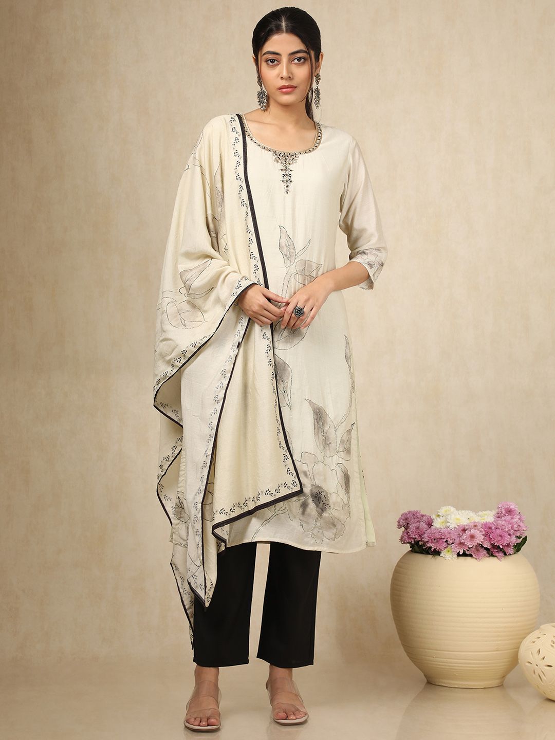Dhiyona SO Women's Women Floral Embroidered Regular Mirror Work Kurta with Trousers & With Dupatta